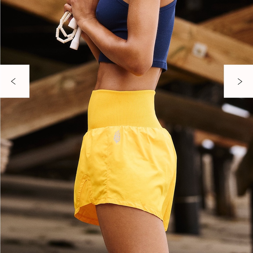 Free people movement Carpe Diem shorts ( solar power) - Picture 5 of 7